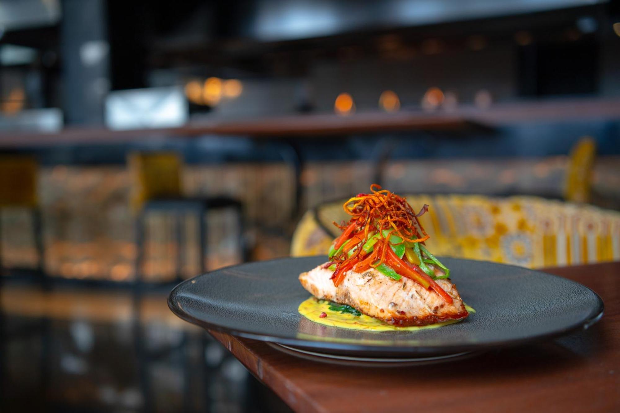 โรงแรมเมอเวนปิค ดู ลัค ตูนิส ภายนอก รูปภาพ A dish at the restaurant