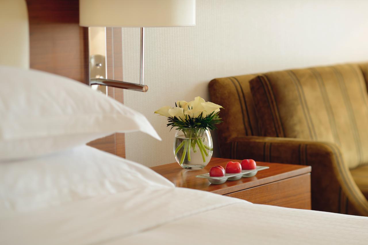 โรงแรมเมอเวนปิค ดู ลัค ตูนิส ภายนอก รูปภาพ A room at the hotel